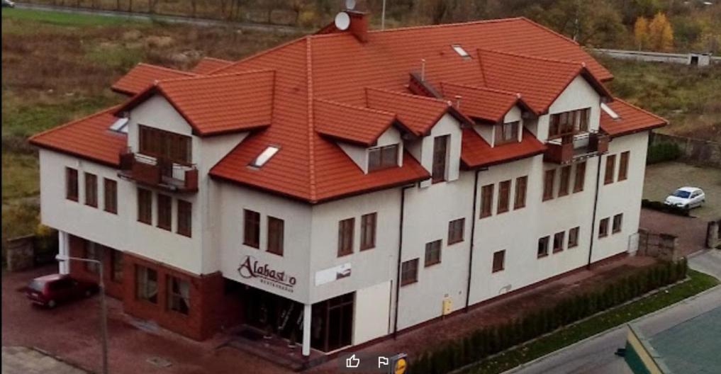 Alabastro Bed & Breakfast โทมาสชูฟ มาโซเวียซกี ภายนอก รูปภาพ
