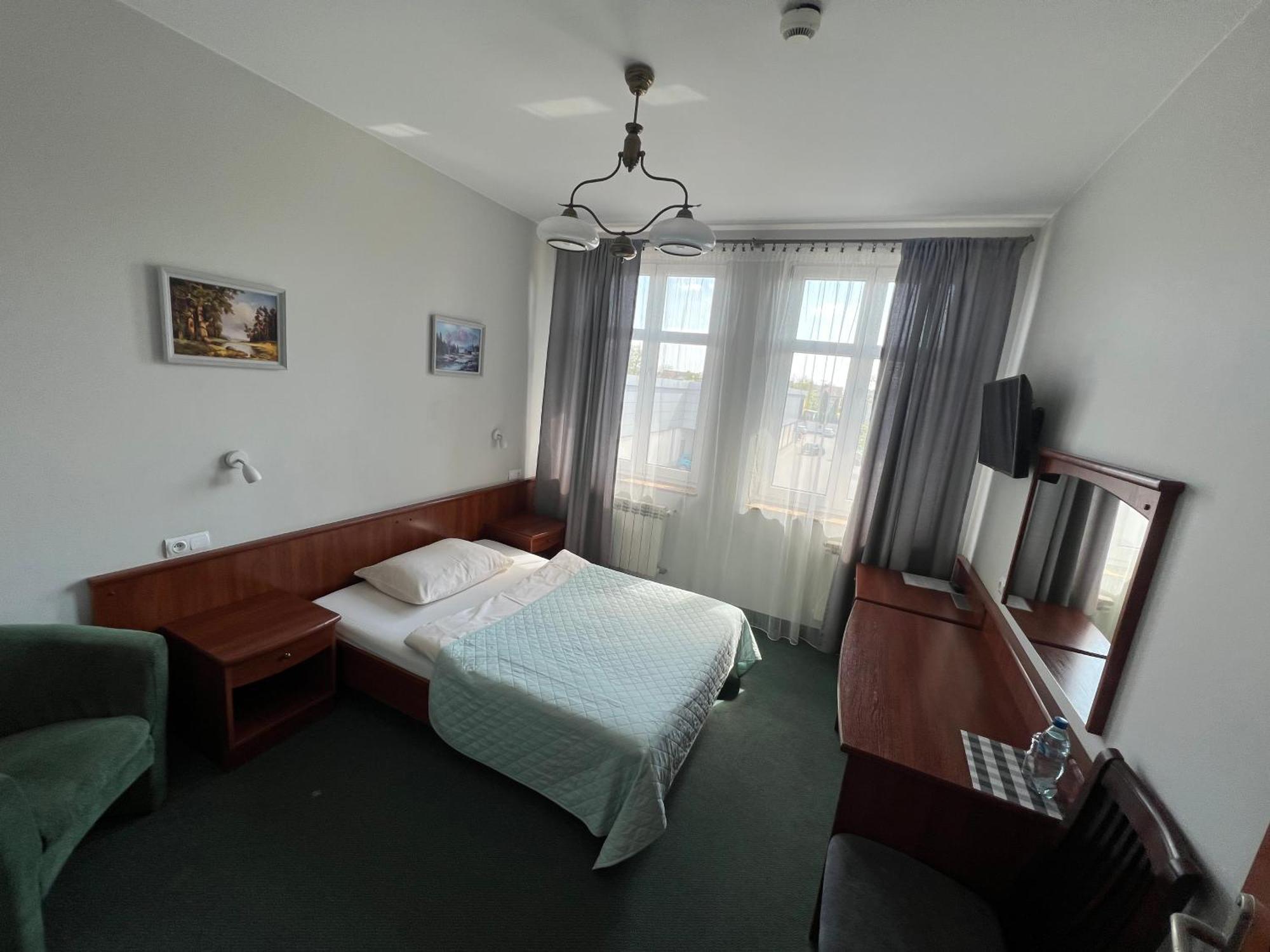 Alabastro Bed & Breakfast โทมาสชูฟ มาโซเวียซกี ภายนอก รูปภาพ