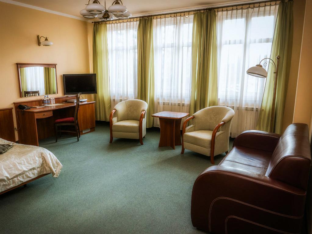Alabastro Bed & Breakfast โทมาสชูฟ มาโซเวียซกี ภายนอก รูปภาพ