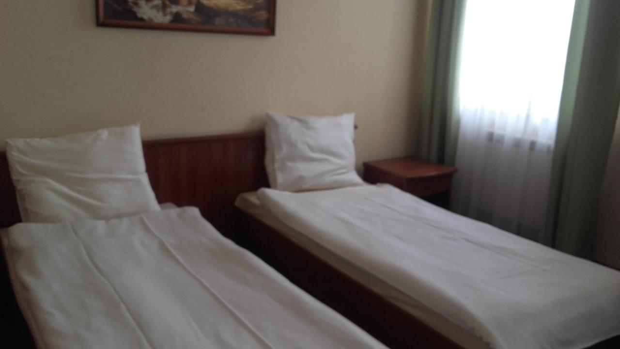 Alabastro Bed & Breakfast โทมาสชูฟ มาโซเวียซกี ห้อง รูปภาพ