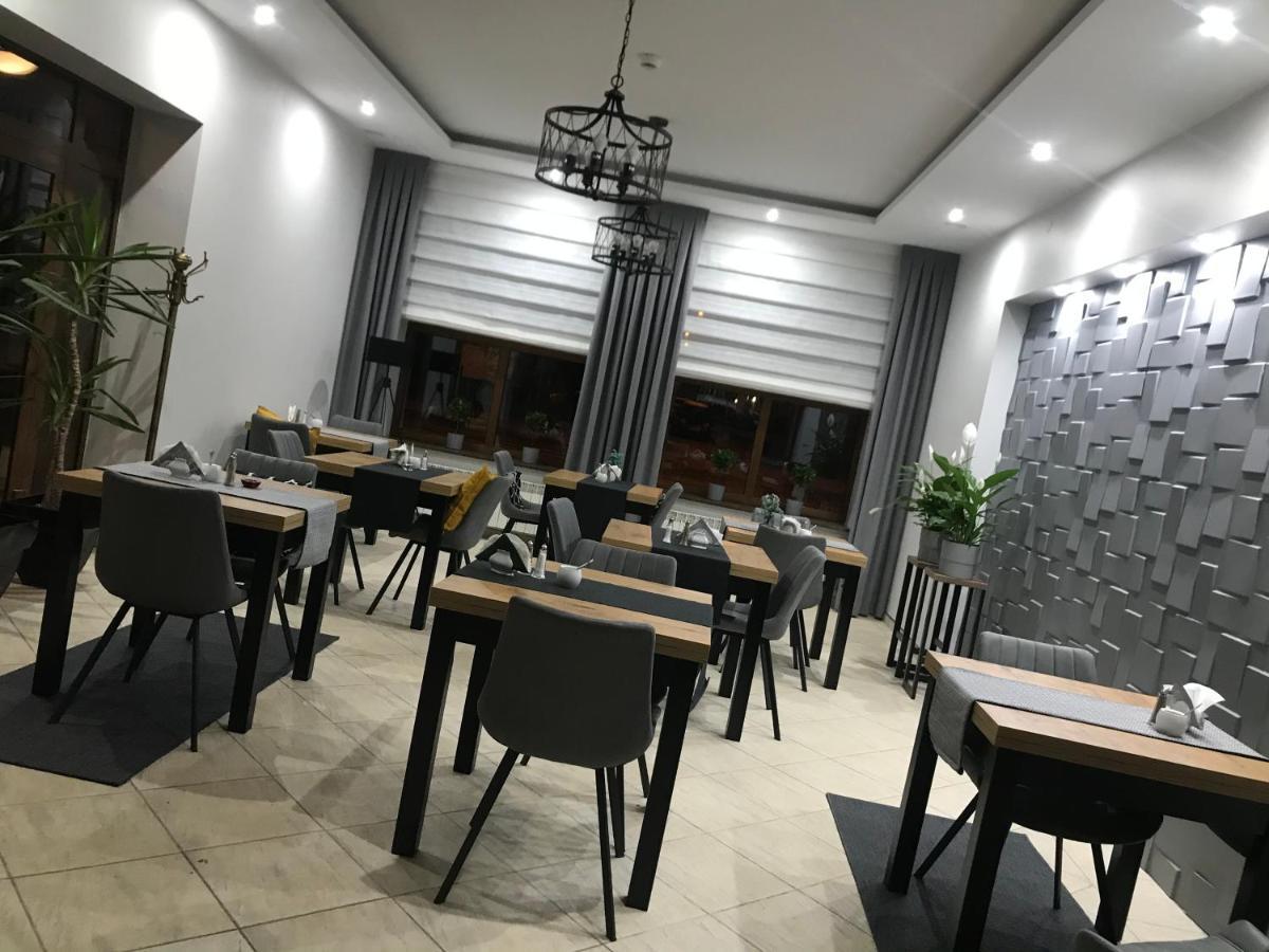Alabastro Bed & Breakfast โทมาสชูฟ มาโซเวียซกี ภายนอก รูปภาพ